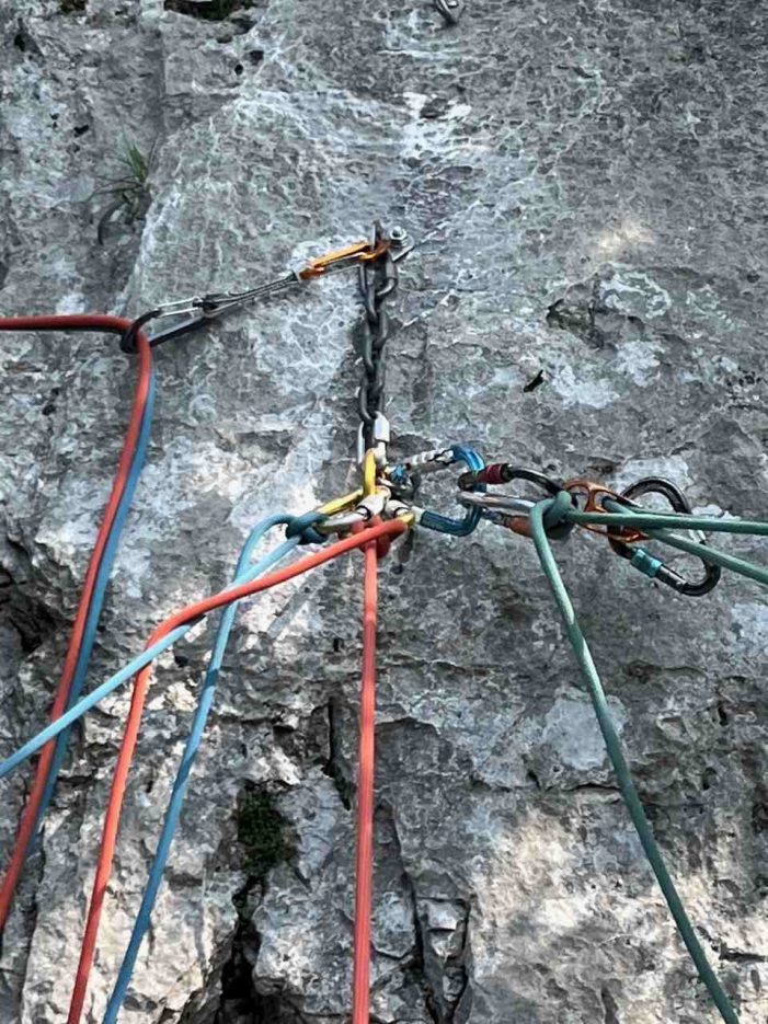 Matériel d’escalade au magasin OXYGENE Montagne à Ependes